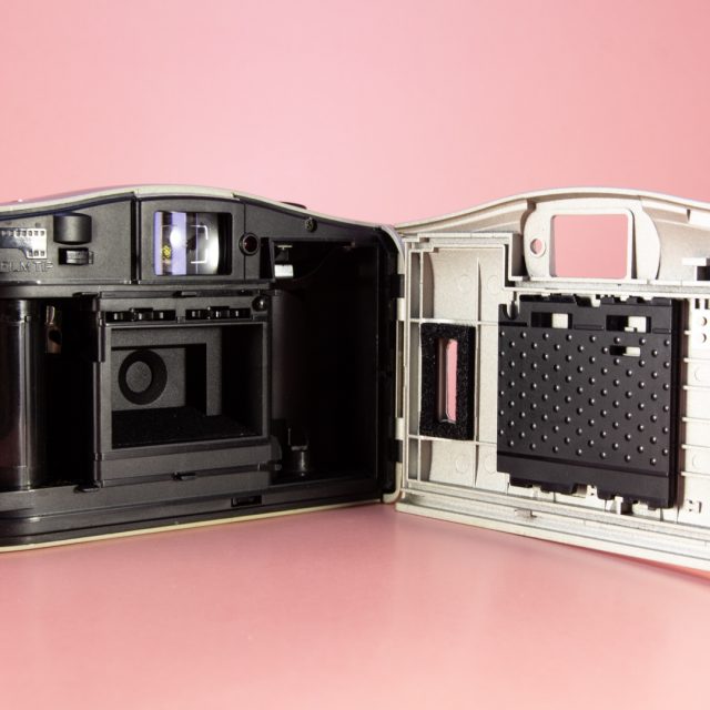 Yashica Clearlook AF Kyocera compact point and shoot camera